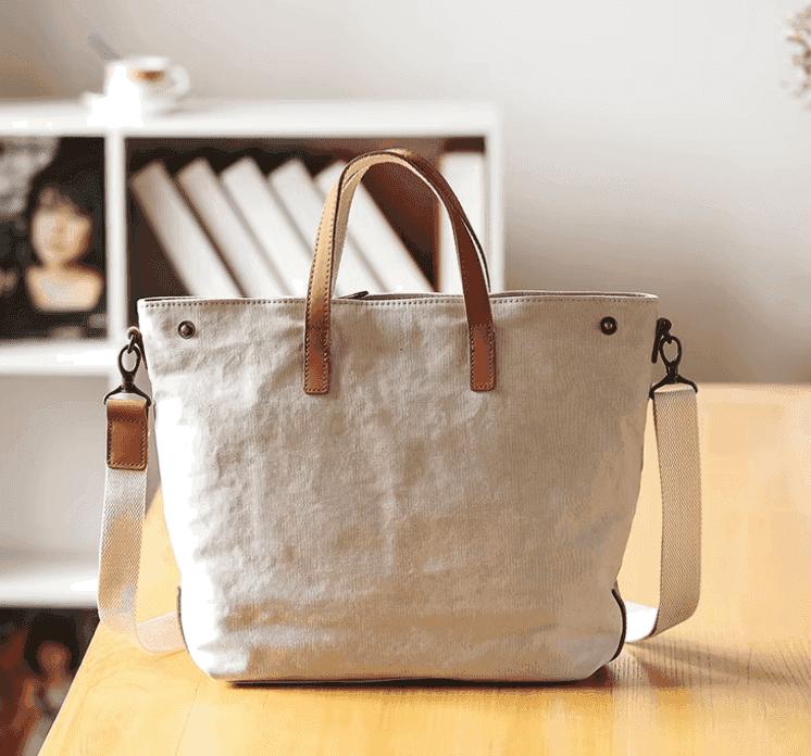 Lightweight everyday canvas tote for women